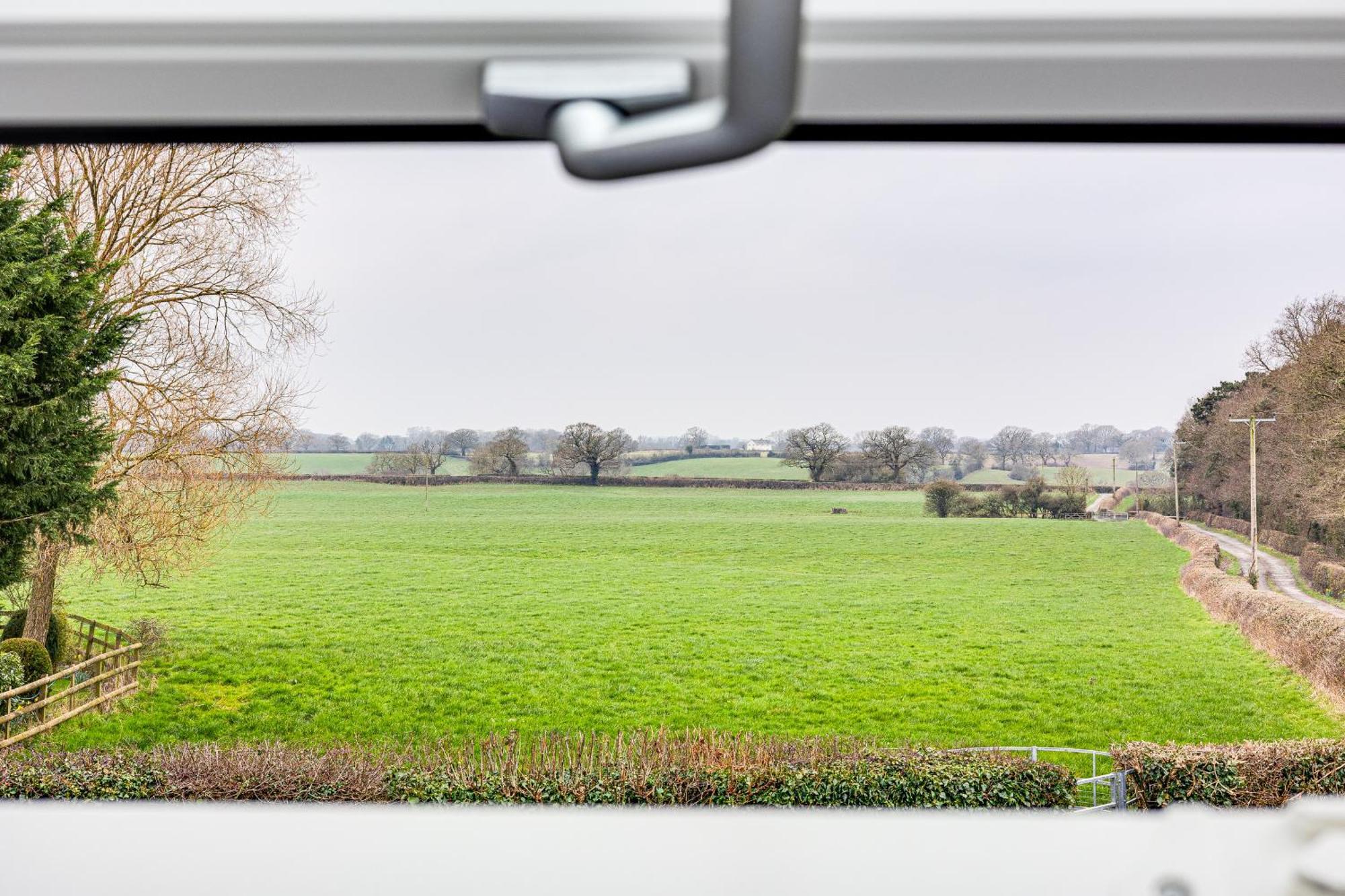 Oak Tree Hideaway Villa Whitchurch  Kültér fotó