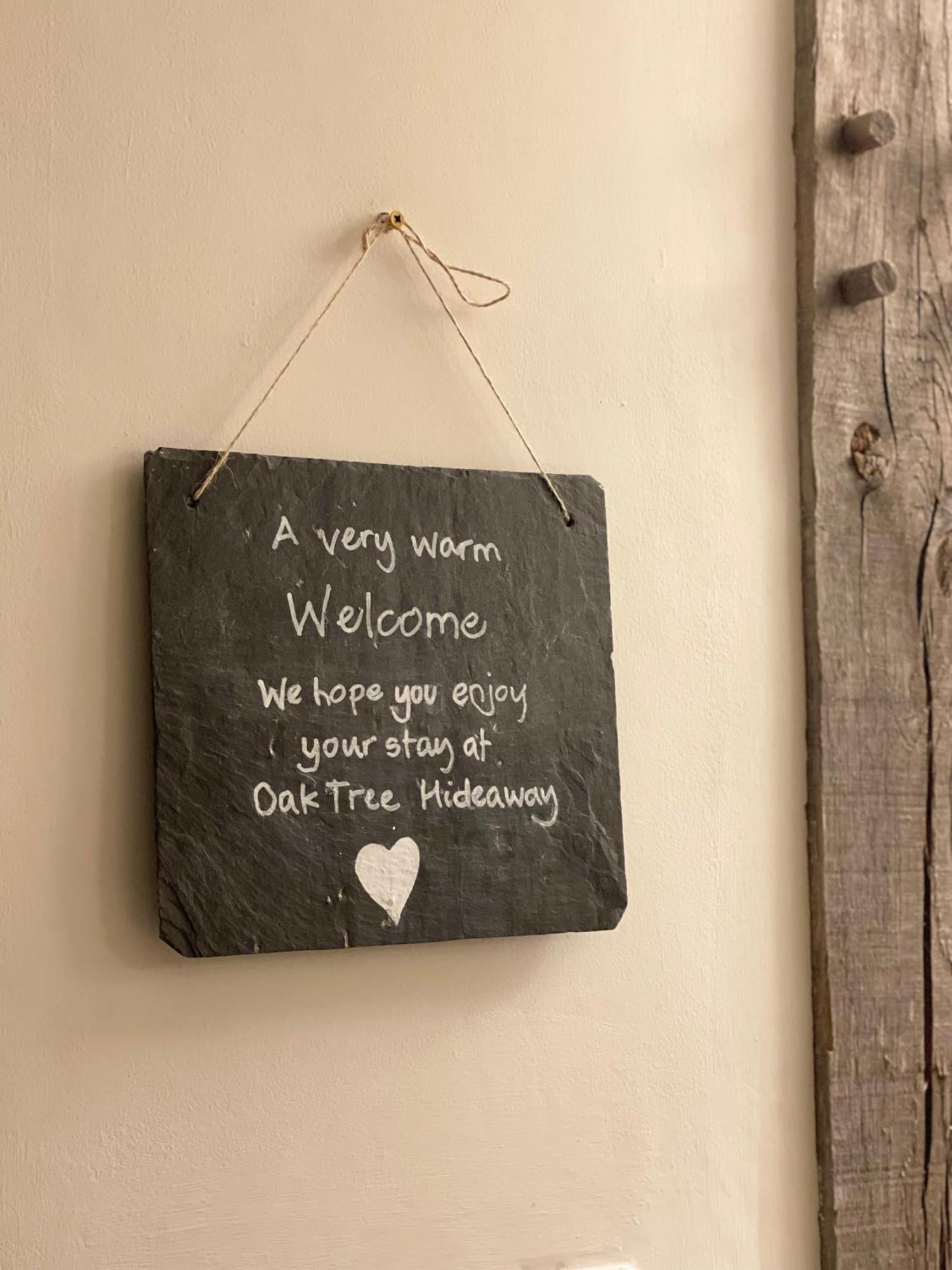 Oak Tree Hideaway Villa Whitchurch  Kültér fotó